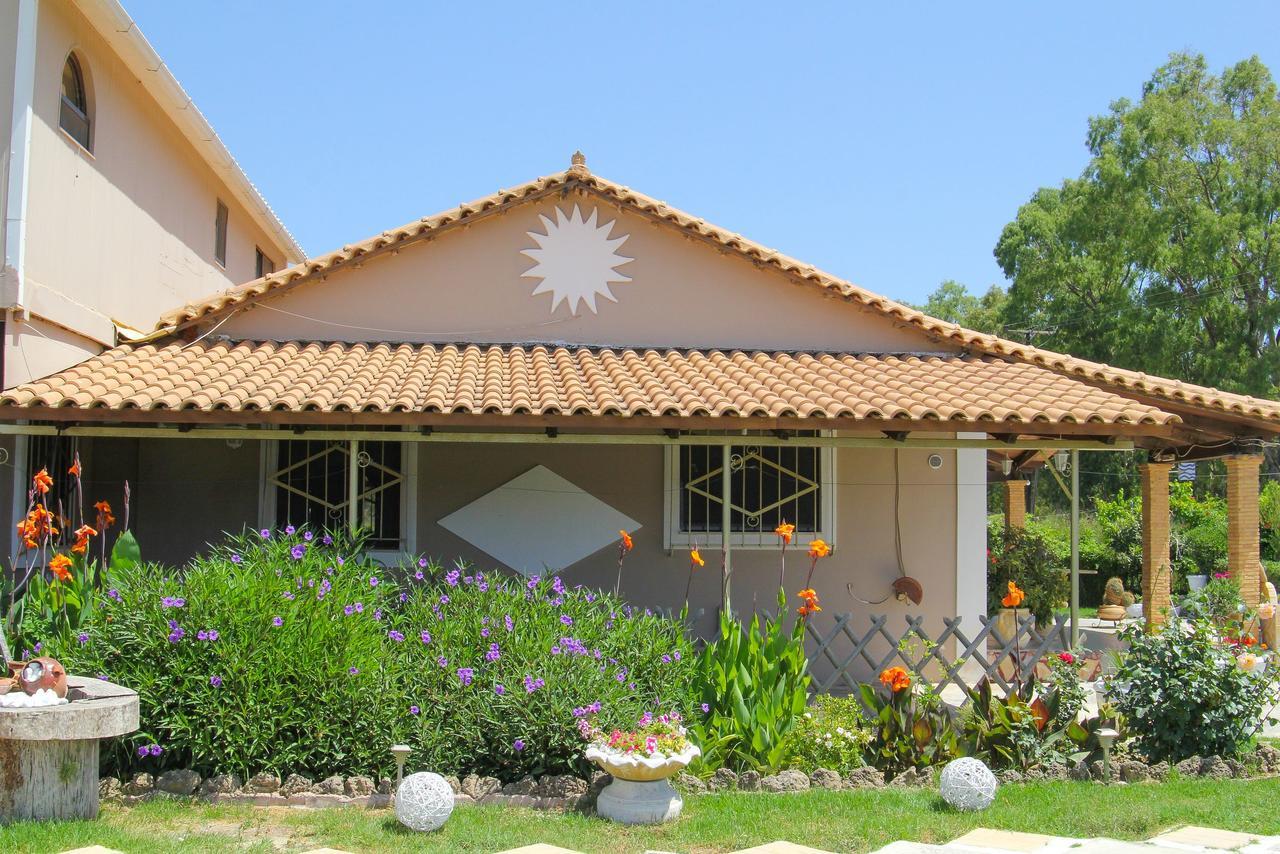 Kouros Resort Kalamaki  Exterior photo
