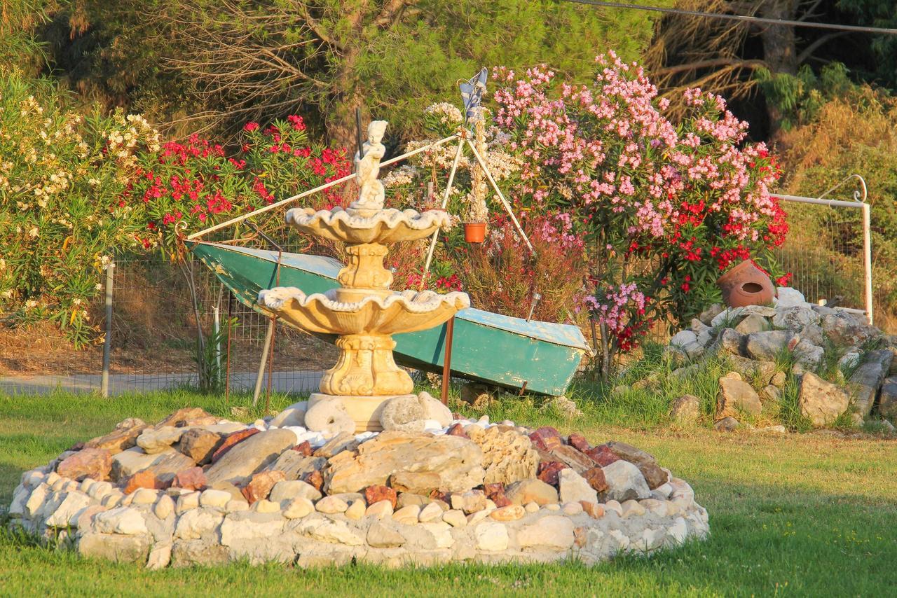 Kouros Resort Kalamaki  Exterior photo